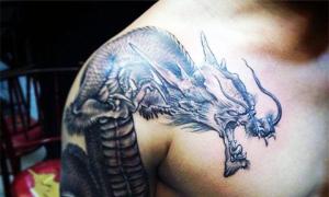Татуировки дракона для мужчин: подбираем для себя Дракон тату эскиз черно белый на руке